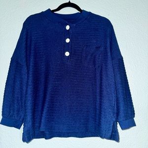 Women oversized navy sweater. Size Medium.